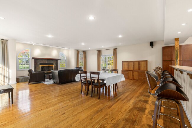 Building Photo - 60 Havilands Ln