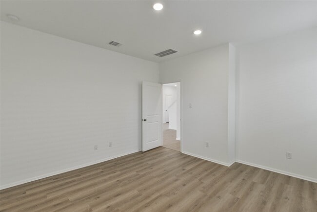 Building Photo - 3015 Wedgewood Cv Wy