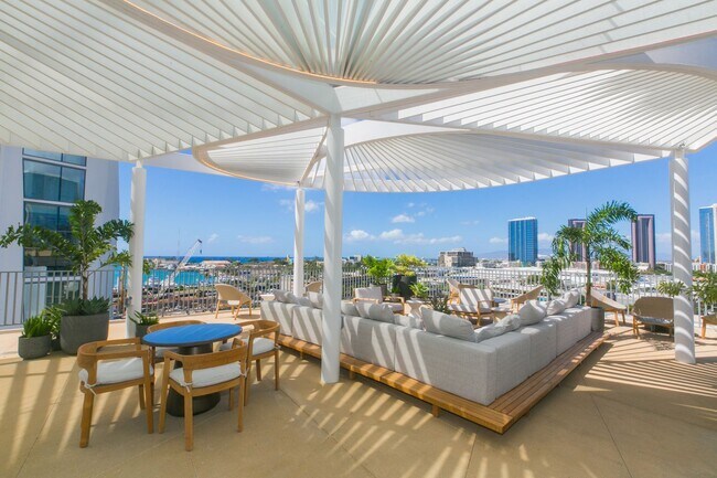 Building Photo - KOULA 2b2b1pkg Ready to Move In!