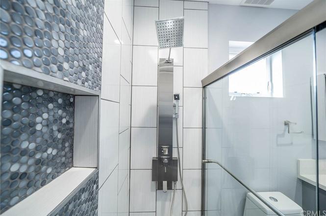 Building Photo - 4820 St Charles Pl