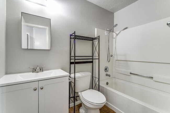 Building Photo - 3-BEDROOM IN HUNTERS CHASE, NORTHSIDE ISD