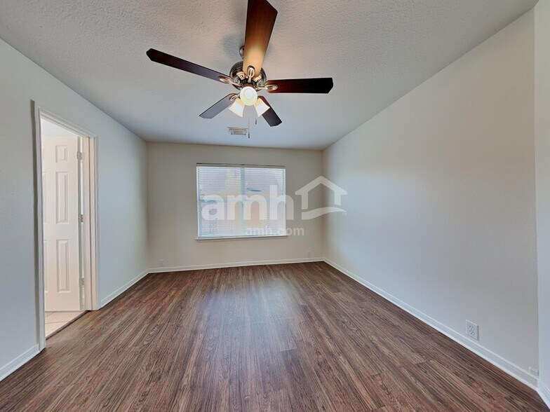 Building Photo - 16623 Grenada Falls Dr