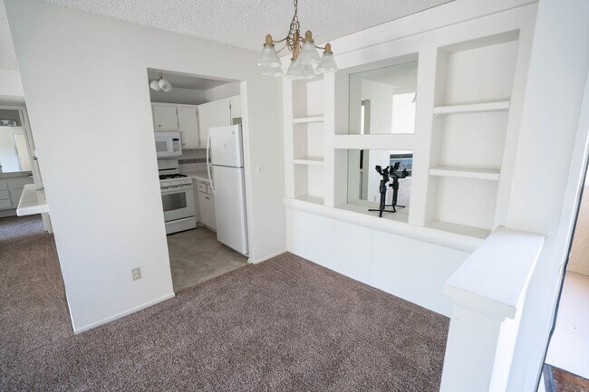 Building Photo - COMING SOON! Santa Fe Double Primary Condo in Valencia!