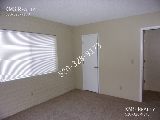 Building Photo - 6609 East Calle Alegria