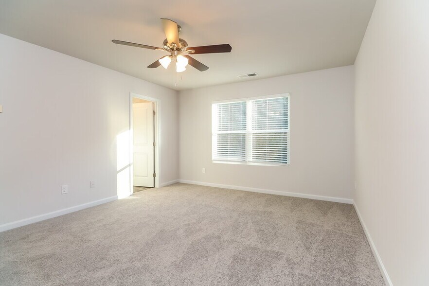 Building Photo - 151 Hamilton Pointe Dr