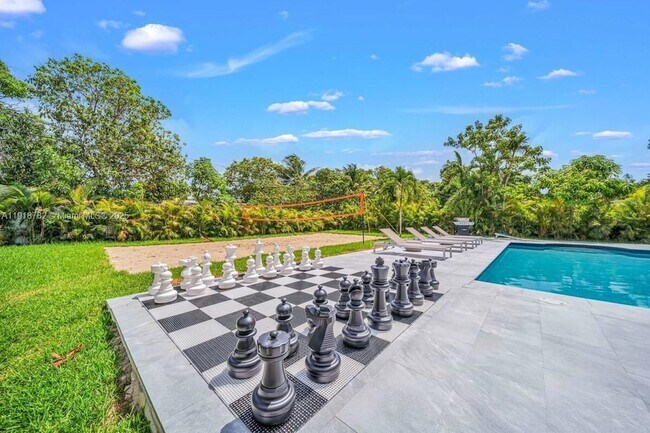 Building Photo - 305 NW 124th St