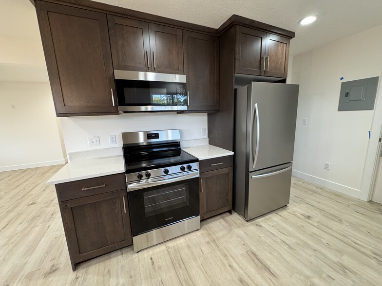 Building Photo - 515 Koneta Ct