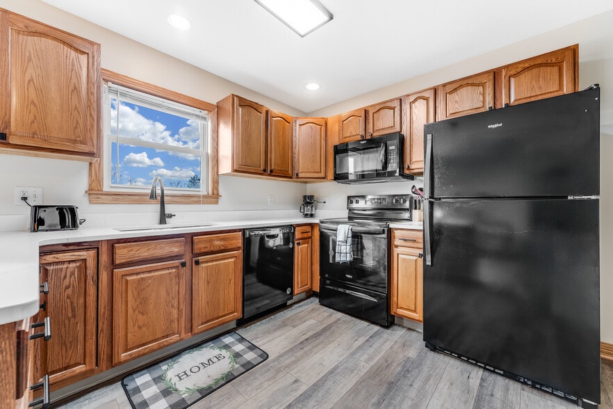 Building Photo - 6 Bakers Lndg