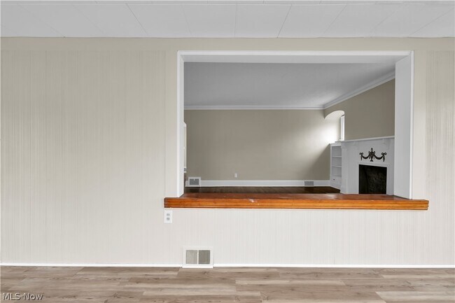 Building Photo - 11103 Lincoln Ave