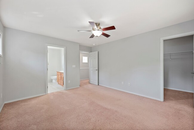 Building Photo - Charming 3-Bed Craftsman in DuPont | Trail...