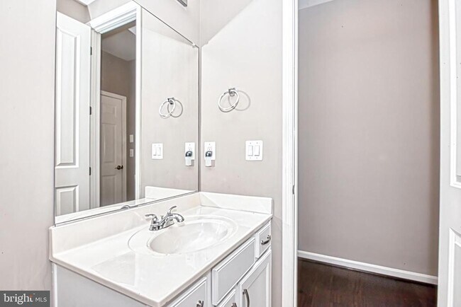 Building Photo - 4302 Edosomwan Ln