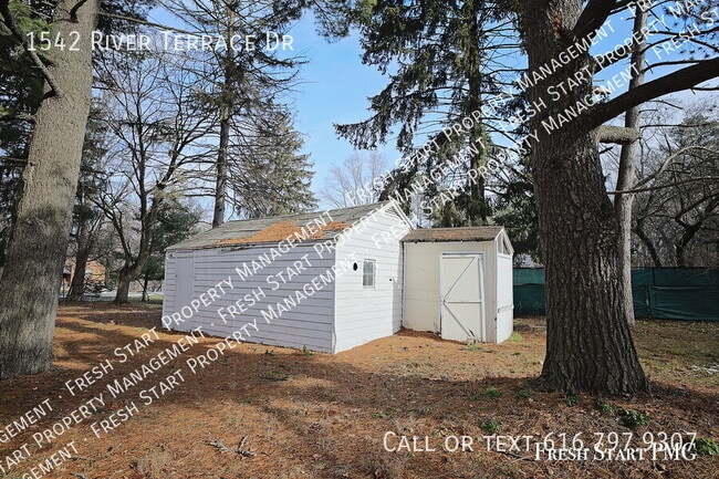 Building Photo - 1542 River Terrace