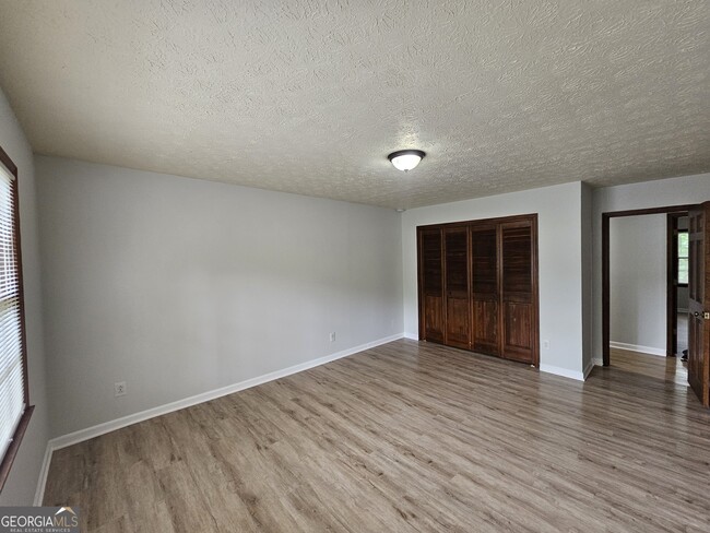 Building Photo - 7045 Eden Ct