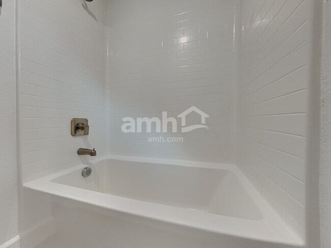 Building Photo - 3328 Blodwen St