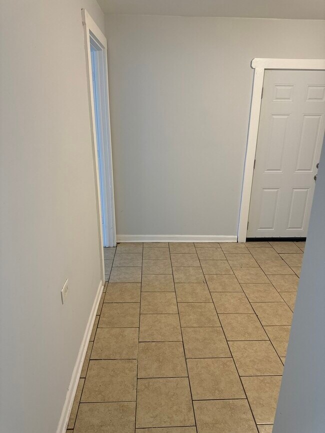 Building Photo - 6344 S Eberhart Ave