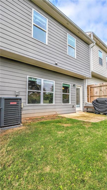 Building Photo - 3668 Acorn Dr