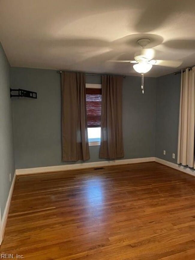 Building Photo - NORFOLK HOME W/LARGE FENCED YARD FOR RENT!