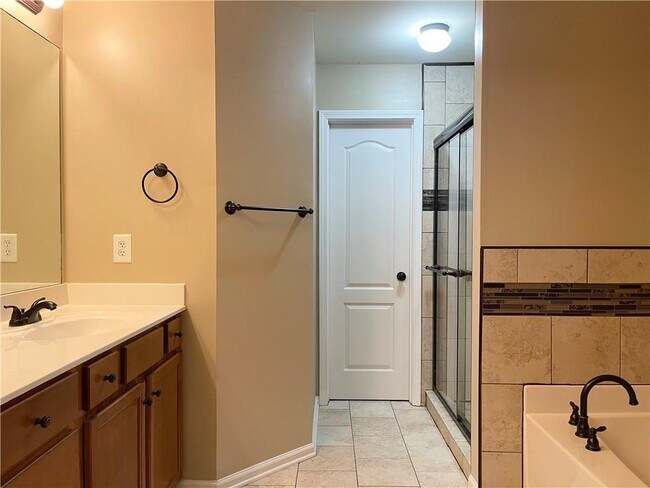 Building Photo - 981 Brownstone Ln SW