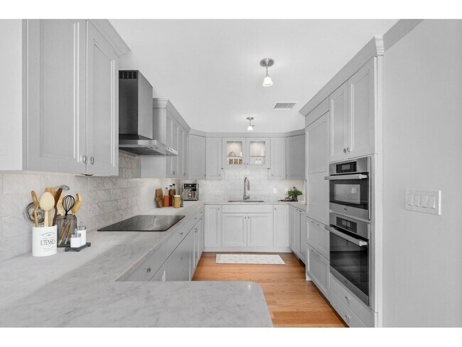 Building Photo - 75-83-83 Cambridge Pkwy