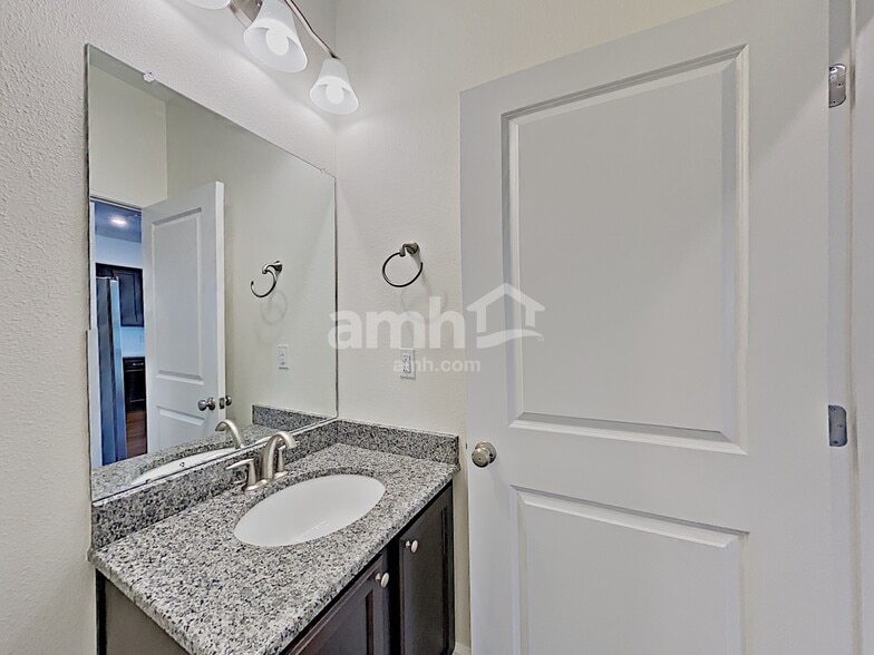 Building Photo - 4807 Reisswood Lp