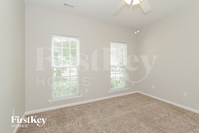 Building Photo - 7321 Sedgebrook Dr W