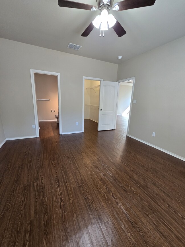 Building Photo - 457 Ambrose Avenue