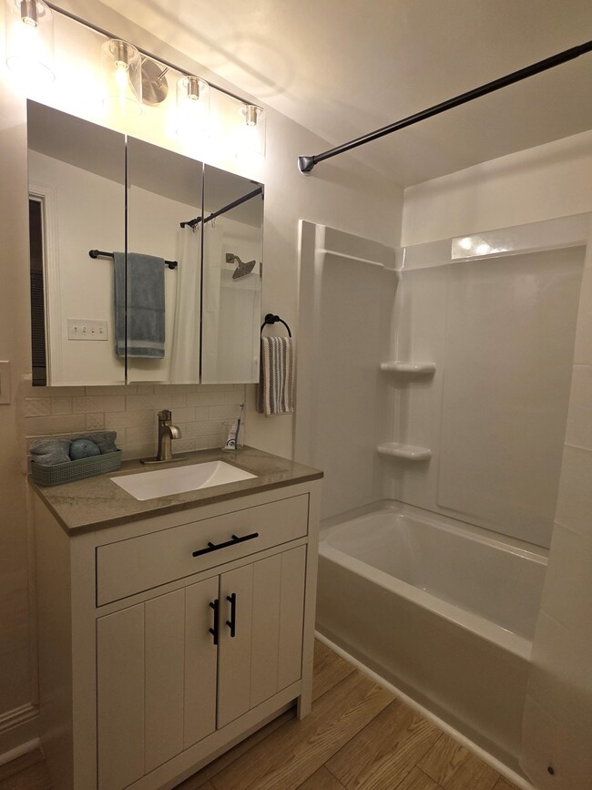 Building Photo - 2534 Cleveland Ave