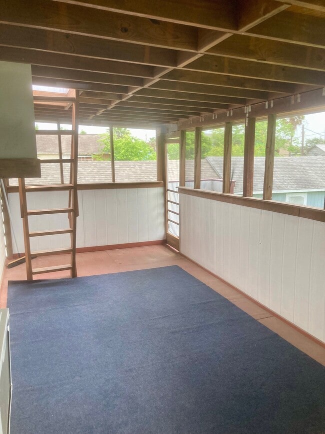 Building Photo - 6927 Avenue O