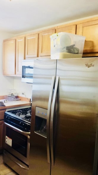 Kitchen - 6112 N Damen Ave