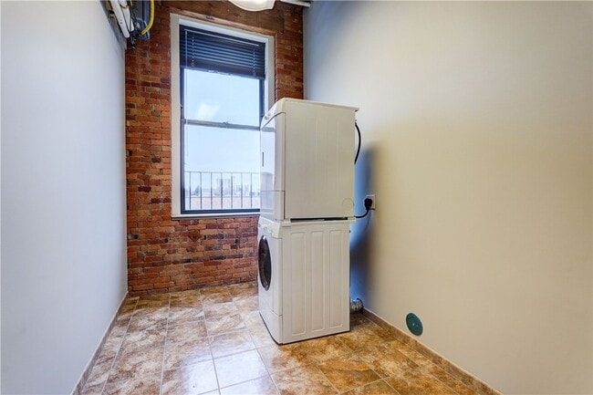 Building Photo - 224 Mill St