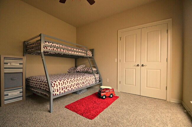 Building Photo - 3625 W Mountain View Dr