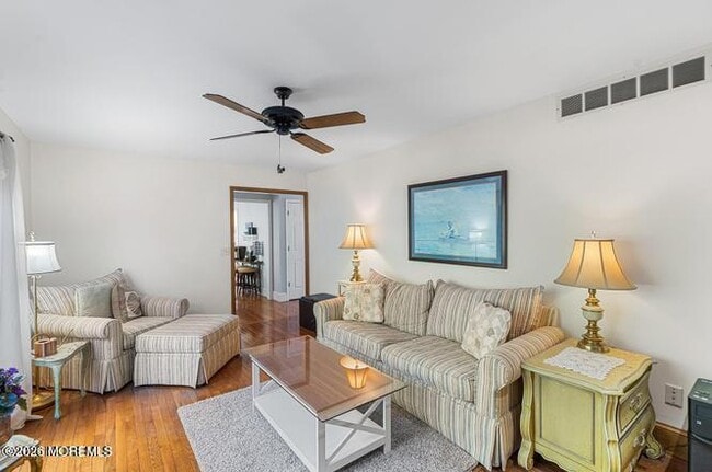 Building Photo - 213 Woodberry Dr