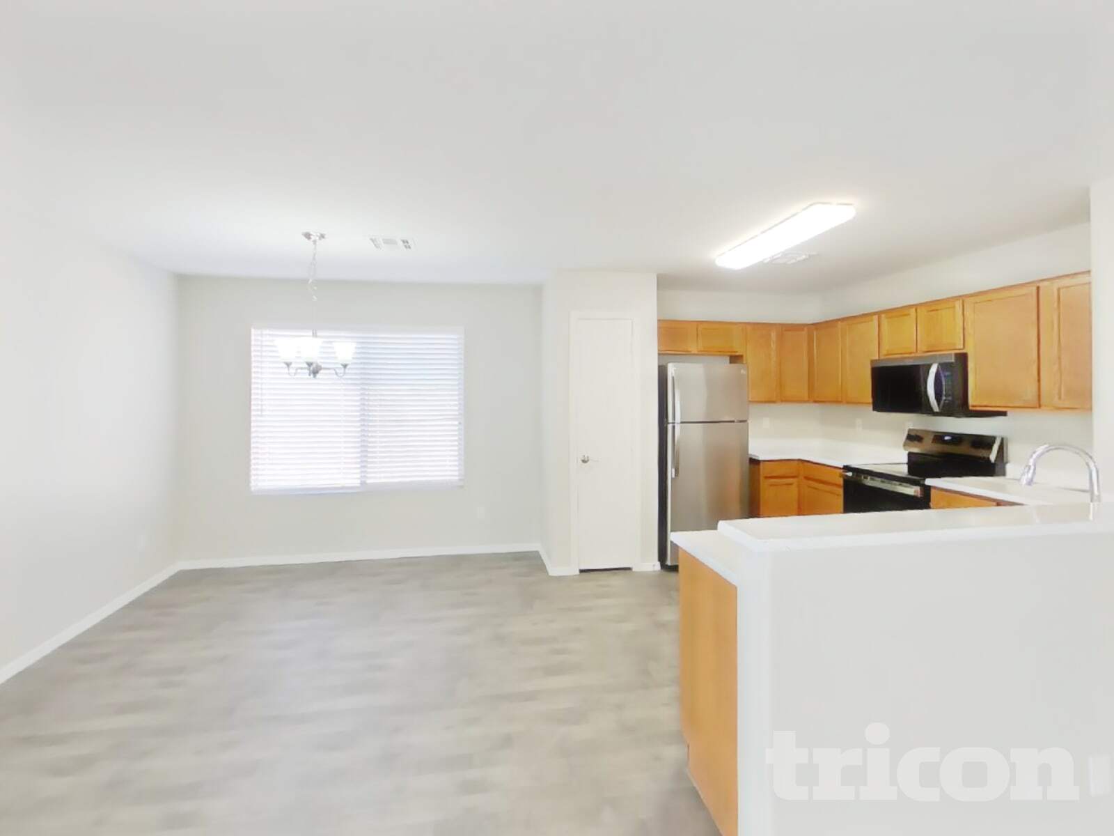 Building Photo - 11445 W Cambridge Ave