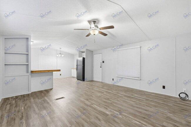 Building Photo - 6516 Blue Water Ct