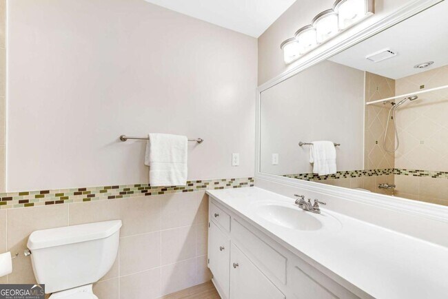 Building Photo - 1420 Old Virginia Ct SE