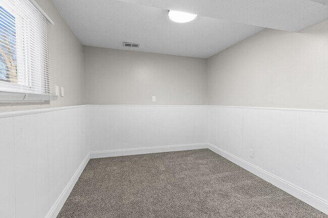 Building Photo - Beautifully Renovated 4-Bedroom Home