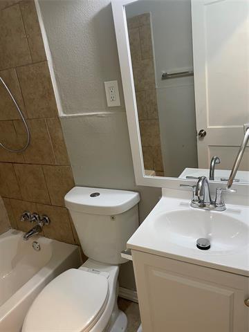 Building Photo - 8120 Rayville Dr