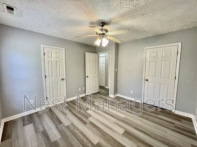 Building Photo - 3721 Betts Dr