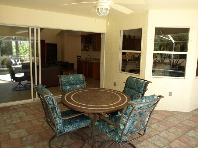 Building Photo - 4566 Serna Ave