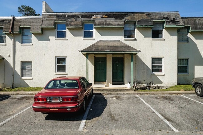 Building Photo - 2325 W Pensacola St