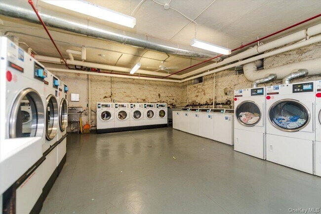 Building Photo - 3875 Waldo Ave