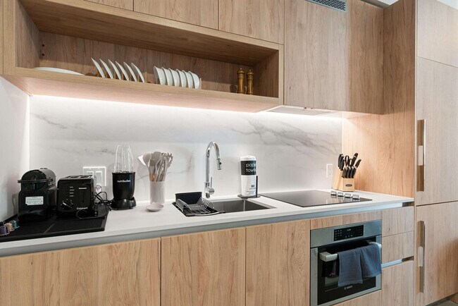 Building Photo - 11 NE 6th St