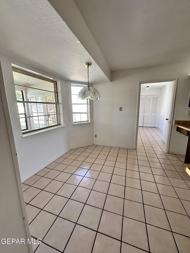 Building Photo - 1309 Lonewood Dr