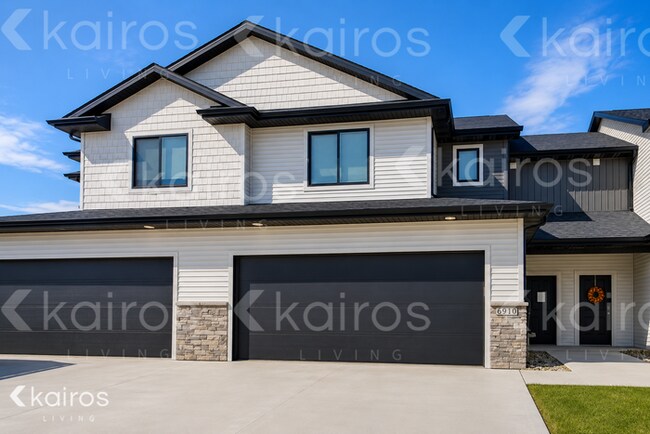 Building Photo - 6910 Bluebell Ct