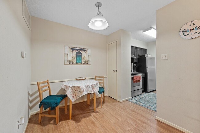 Building Photo - 2120 El Paseo St