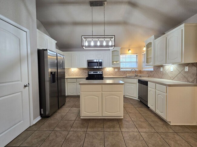 Building Photo - 5609 Hunters Ridge Trail