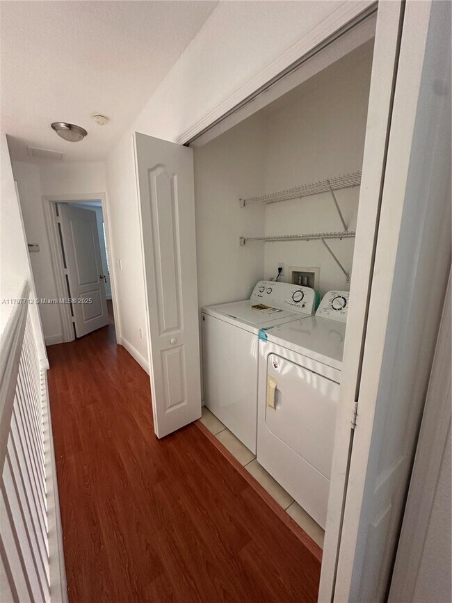 Building Photo - 3181 SW 129th Ave