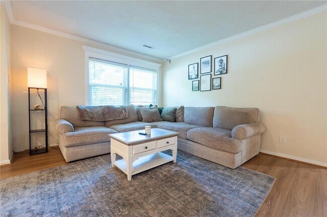 Building Photo - 820 Plainsman Ct