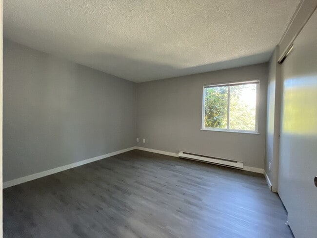 Building Photo - 8332 SW 21st Ave