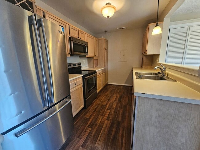 Building Photo - Lake Smith Condos